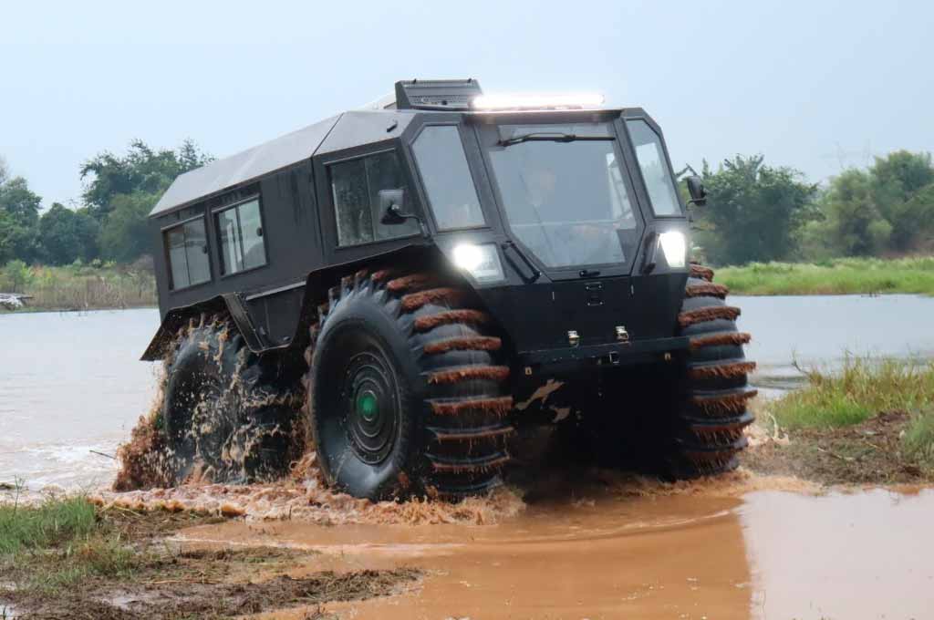 ATV Sherp adalah kendaraan asal Ukrania yang punya kemampuan di segala medan berat. AS