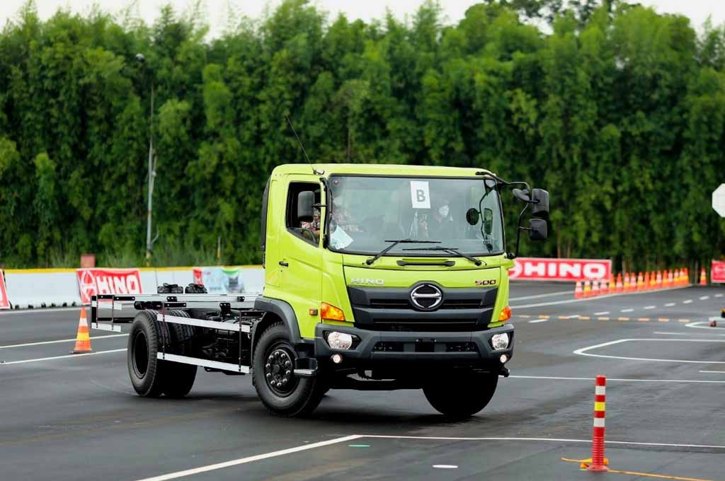 Hino kini lebih percaya diri setelah memastikan semua unit mobilnya dibekali dengan mesin yang sudah tersertifikasi Euro4. AG - Alun