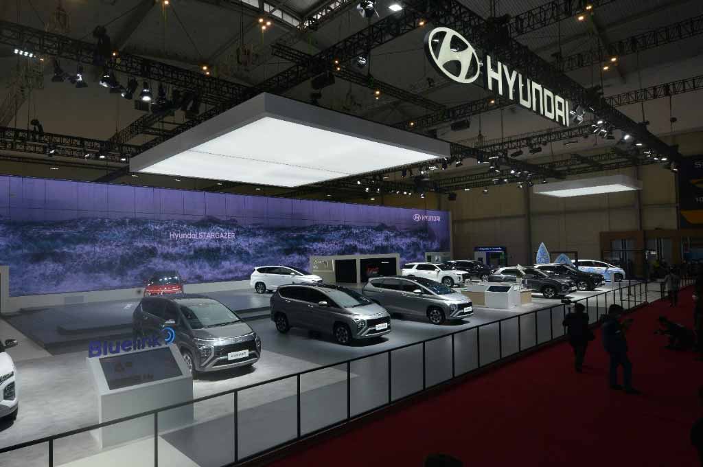 Hyundai Stargazer sesuai dengan namanya benar-benar jadi bintang pameran di ajang GAIKINDO Indonesia International Auto Show (GIIAS) 2022. HMDI