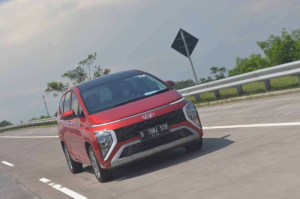 Hyundai geber jalur Surabaya, Malang, Solo pakai Stargazer dengan ragam pembuktikan kenyamanan, performa, kehandalan dan kecanggihan kendaraan. HMID