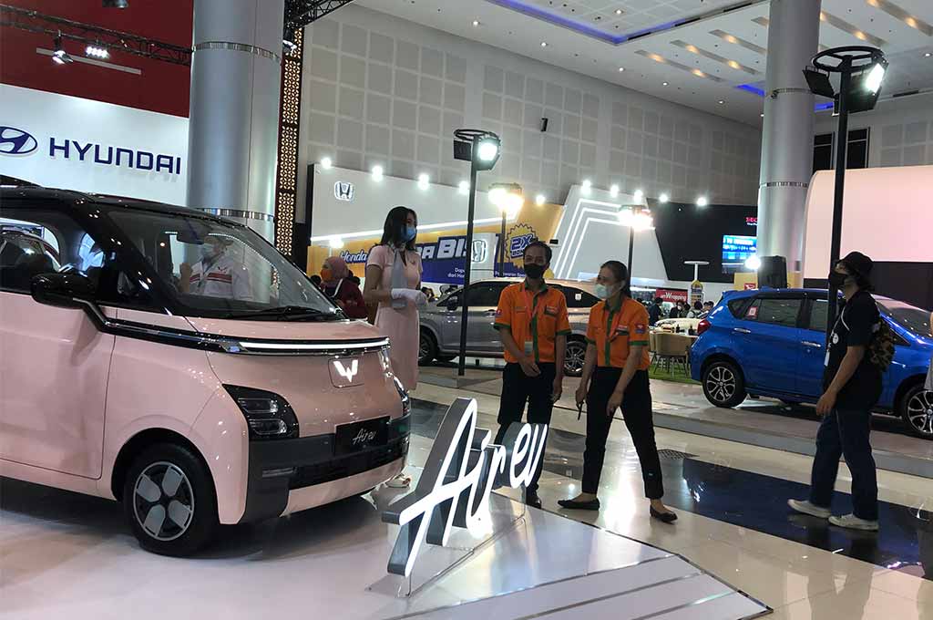 GIIAS Surabaya resmi dibuka, beberapa APM komitmen memperkenalkan kendaraan listriknya di event ini. SE