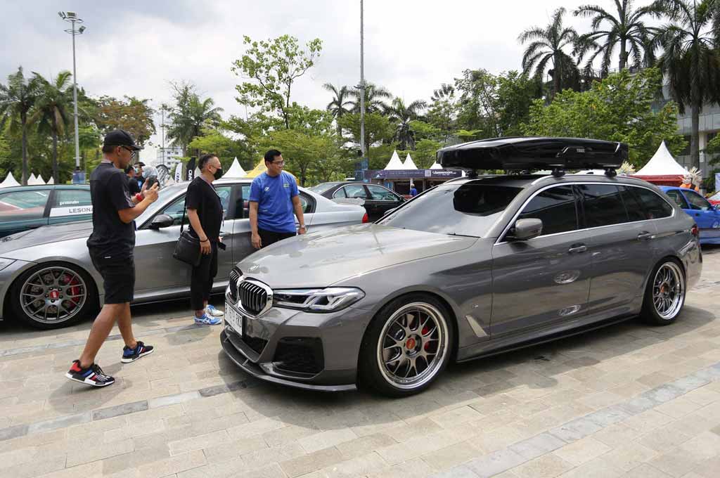 BimmerJunction 2022 mendapat sokongan besar dari BMW Indonesia bahkan mereka menghadirkan kendaraan ramah lingkungan di event tersebut. BJ