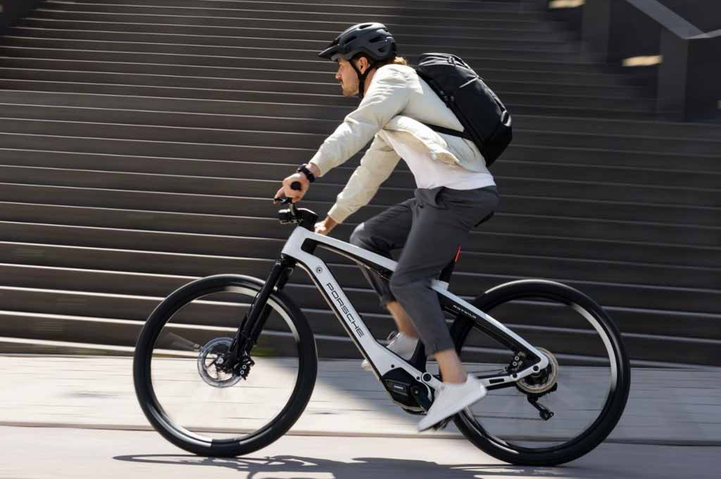 e-Bike Porsche, Mobilitas Personal Lebih Fleksibel di Segala Kondisi