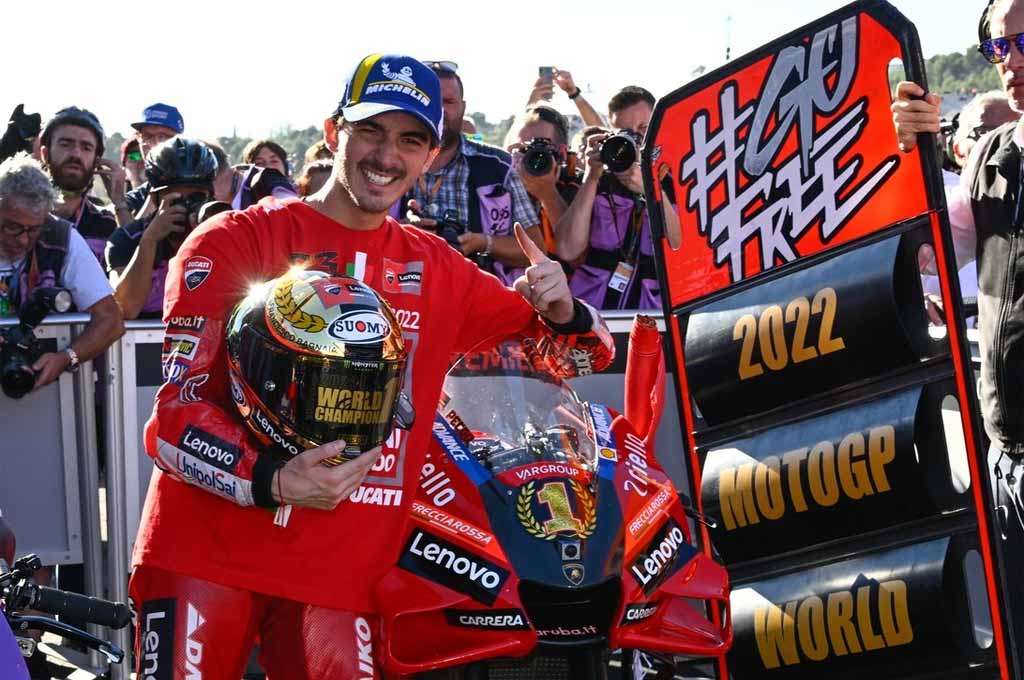 Francesco Bagnaia raih titel juara dunia MotoGP 2022 dan kembalikan marwah pembalap Italia di kejuaraan dunia MotoGP. FB