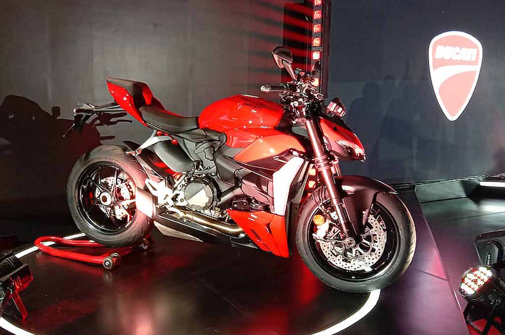 Ducati Indonesia Boyong Streetfighter V2 dan V4 SP, Firasat Bagnaia Juara?