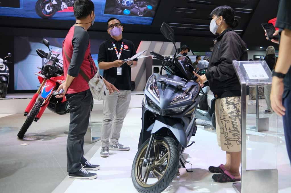 Honda Vario dan Scoopy masih jadi motor yang terlaris di ajang paeran Indonesia Motorcycle Show 2022. AHM
