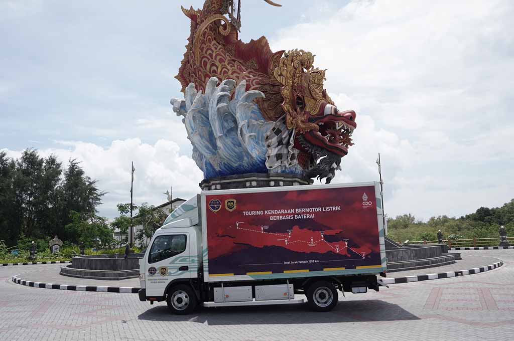 Mitsubishi e-Canter berpartisipasi dalam acara touring dan pameran yang diselenggarakan Kementerian Perhubungan Republik Indonesia (Kemenhub RI), untuk mendukung perhelatan internasional Konferensi Tingkat Tinggi (KTT) G20 di Pulau Bali.. MF