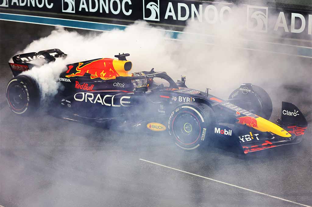 Menangi F1 Abu Dhabi, Verstappen Pecah Rekor 15 Kemenangan