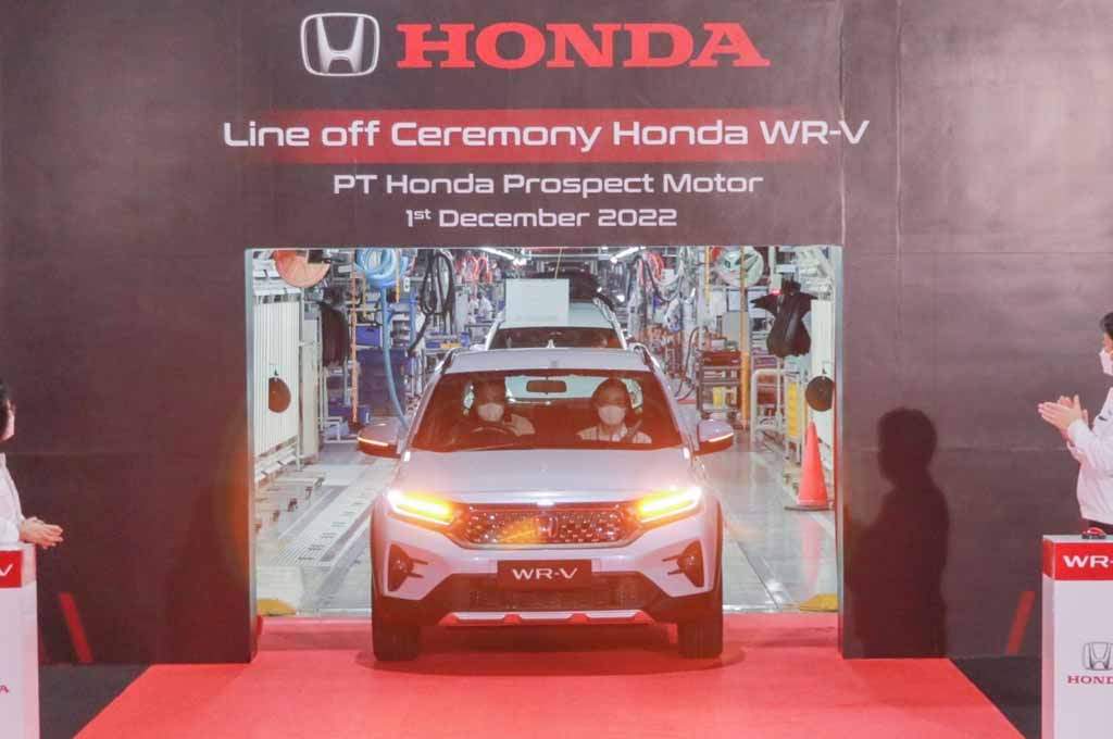Honda mulai serahkan WR-V ke pemiliknya dan penuhi permintaan di pabrik mereka. HPM