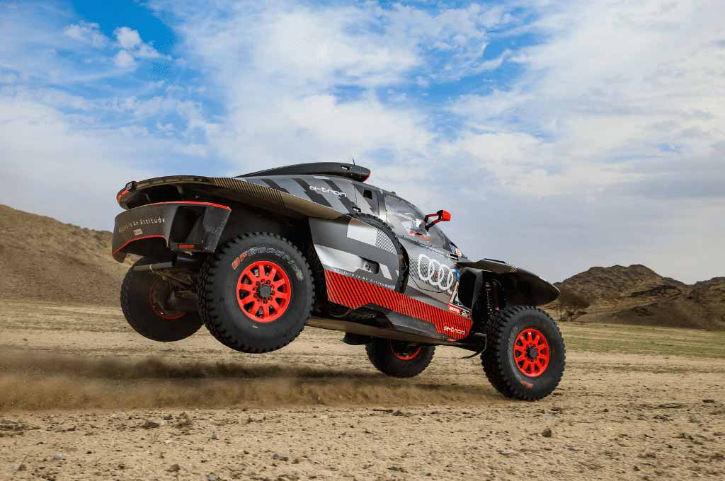 Carlos Sainz langsung kuasai pencapaian waktu tercepat di klasemen pereli di Dakar Rally Arab Saudi etape pertama. DR
