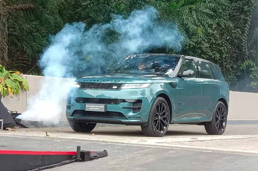 Range Rover Sport PHEV Meluncur, Harganya Bikin Merinding