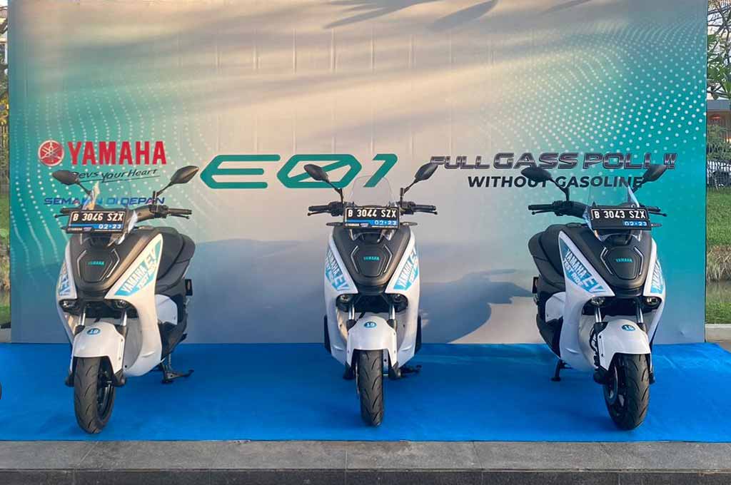 Yamaha E01 sambangi Medan, bagi Anda yang penasaran ingin menjajal motor listrik keren ini, silakan kontak main dealer Yamaha di sana. YIMM