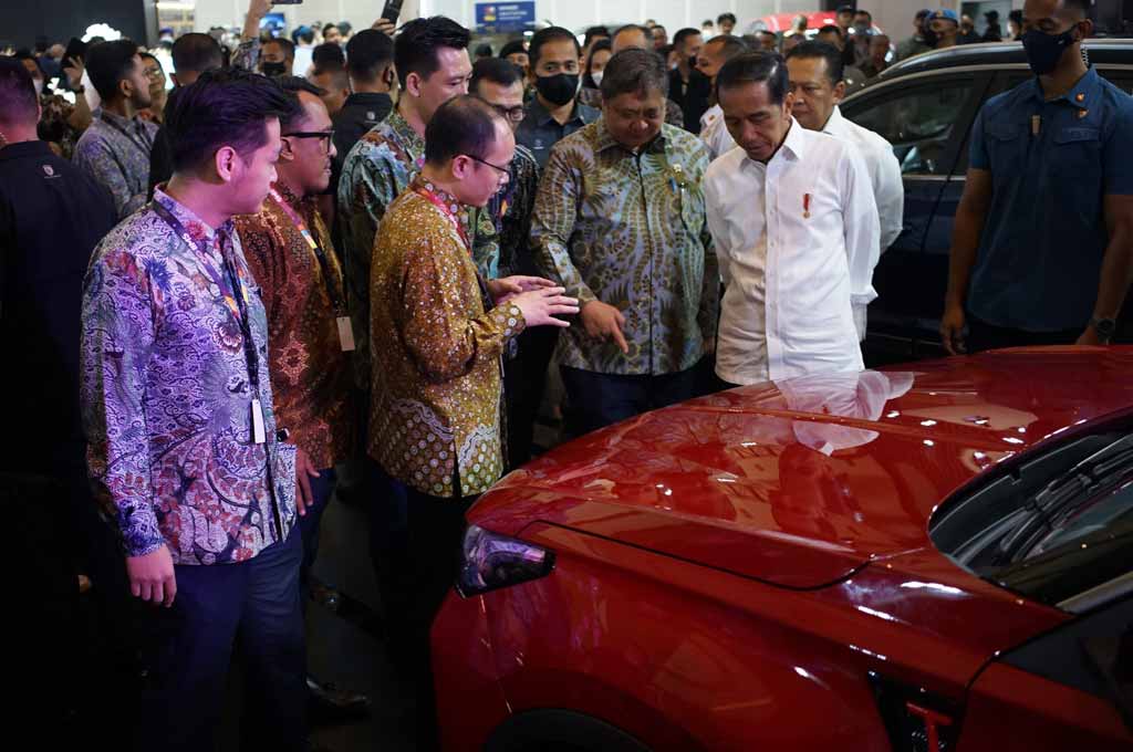 Presiden RI, Joko Widodo membuka secara resmi pameran otomotif Indonesia Internatonal Motor Show (IIMS) Boost 2023 di Jakarta hari ini. Chery