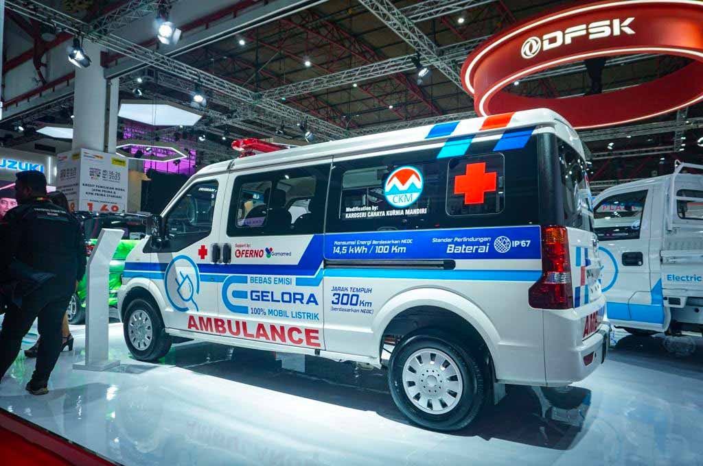 DFSK jadi satu-satunya pabrikan yang memajang mobil dengan modifikasi ambulans di IIMS BOOST 2023. DFSK