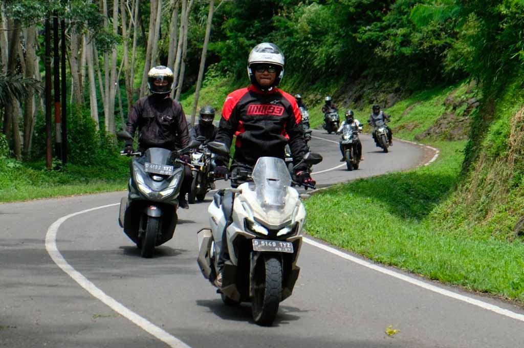 Honda Jawa Barat gelar touring bersama komunitas di awal tahun ke jalur-jalur premium di Jawa Barat. DAM