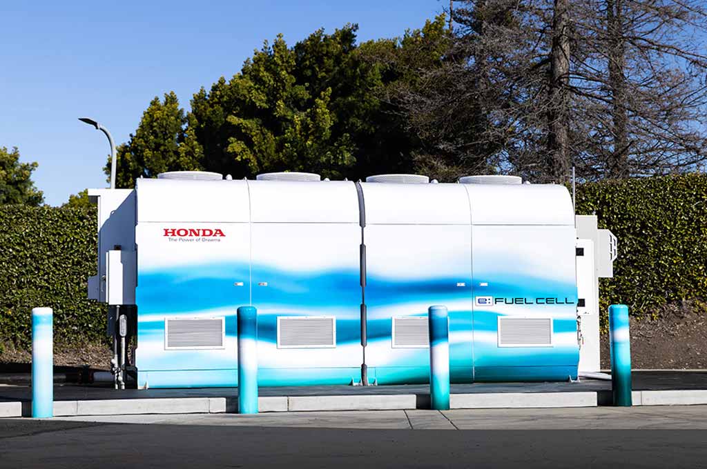Teknologi bahan bakar sel hidrogen berhasil dioperasikan oleh Honda di Amerika. HPM