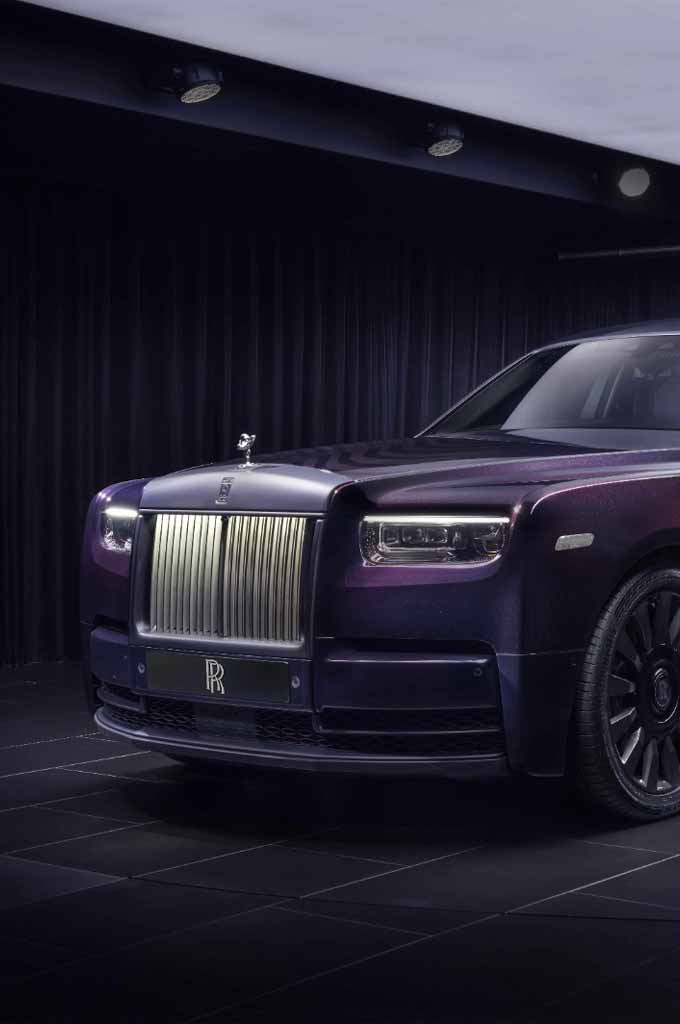 Rolls-Royce bekerja sama dengan seorang desainer, inspirasi dari warna dan karakter Syntopia ini terinspirasi dari alam. RR