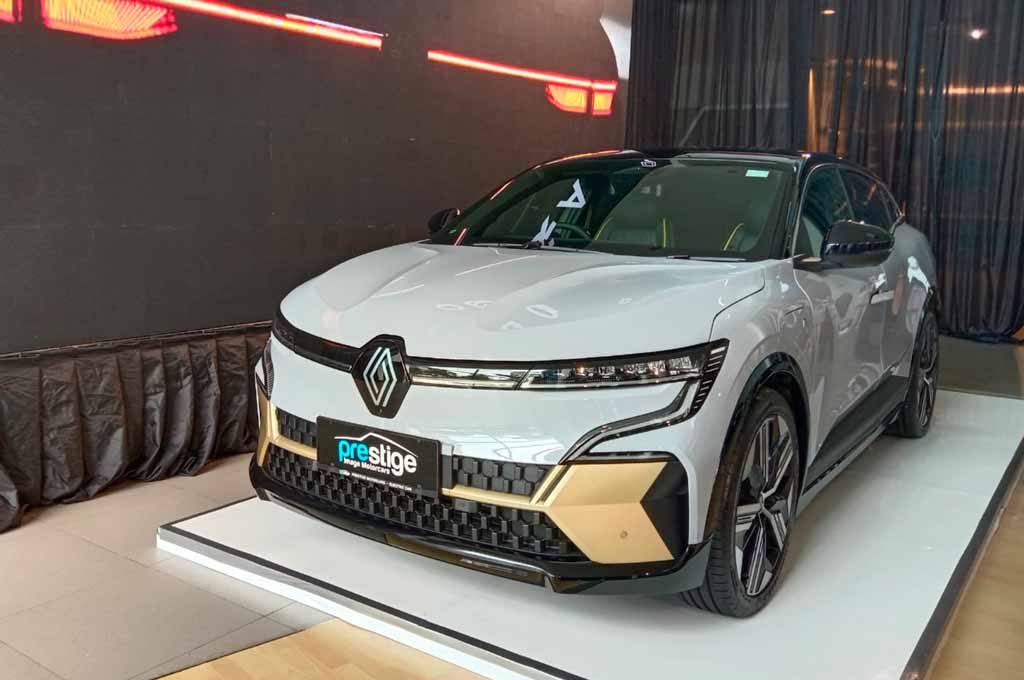 Megan e-Tech jadi mobil listrik terkencang yang pernah diproduksi Renault dan berbanderol lebih dari Rp1 miliar. AG-Alun