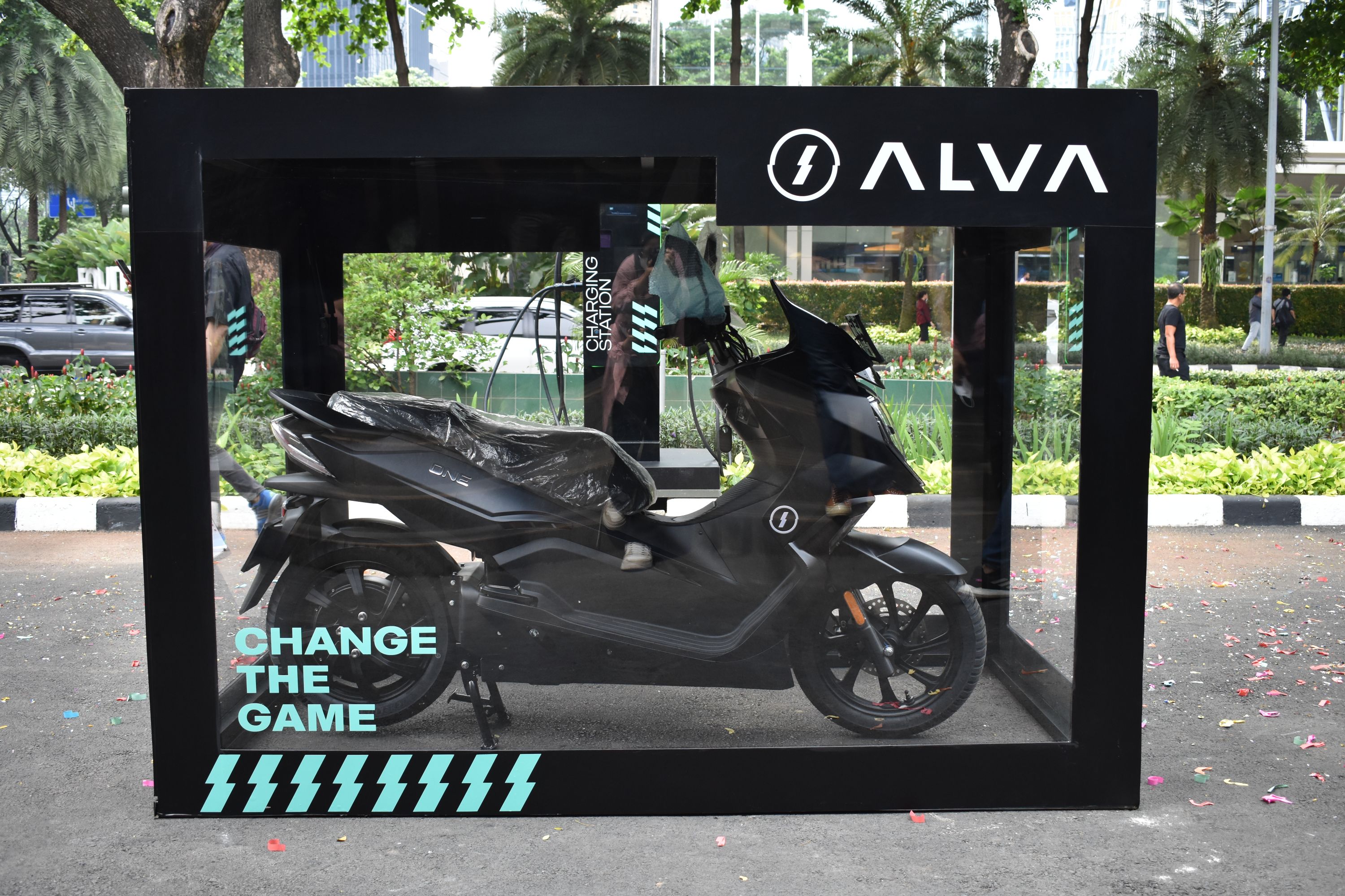 Kandungan lokal di motor listrik Alva One kini mencapai 44 persen, fix dapat subsidi. AO
