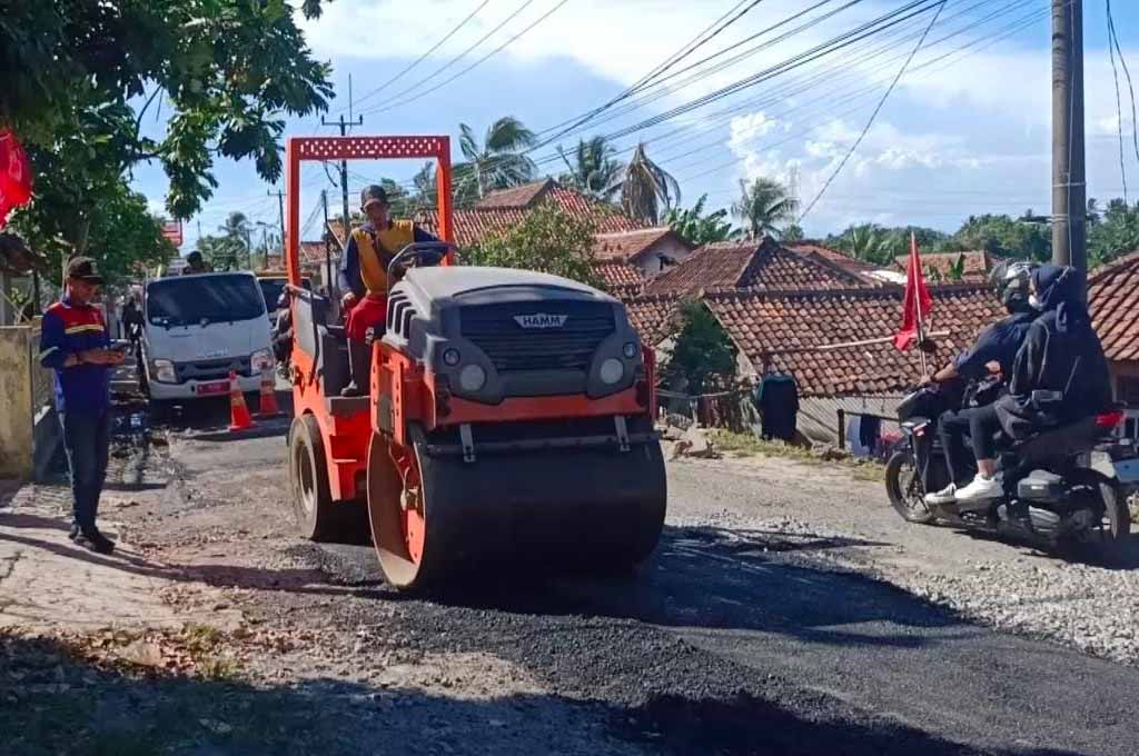 Dinas PUPR Provinsi Banten terus memperbaiki infrakstruktur jalan menuju Pelabuhan Ciwandan, termasuk jalur-jalur alternatif. MTV
