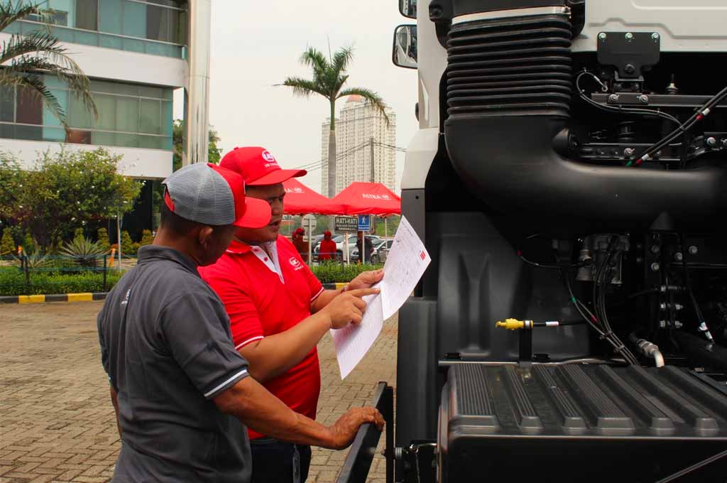UD Trucks berbagi tips keselamatan berlalu lintas khusus buat para sopir truk. UDT