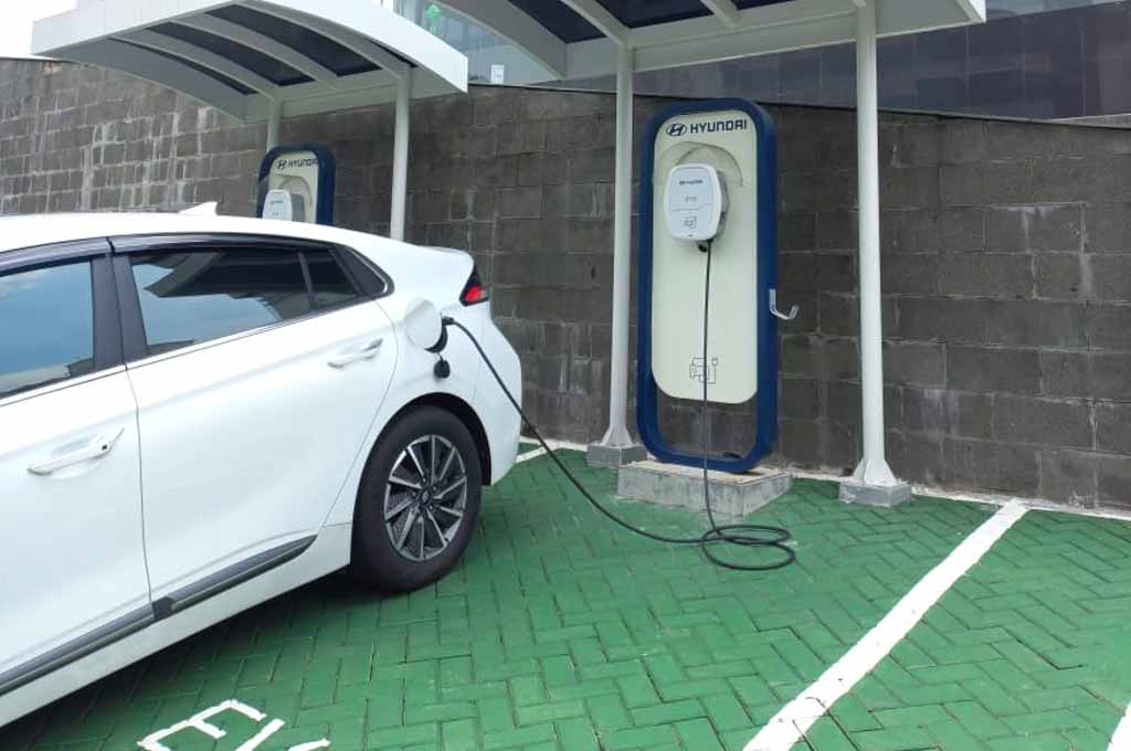 Hyundai  berencana membangun fasilitas charging station berkapasitas 30 kW di beberapa dealer potensialnya