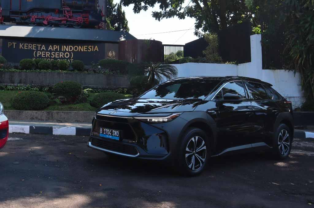 KAI Bandung Boyong Mobil Listrik Toyota bZ4X