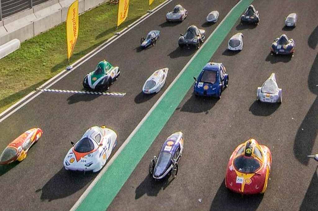 Peserta Shell Eco-Marathon asal Indonesia antusias ikut serta dalam kompetisi irit bahan bakar. SEM