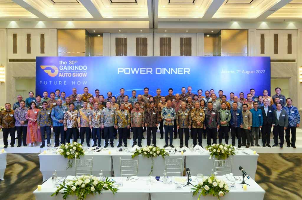 Power dinner yang diselenggarakan GAIKINDO jelang pameran GIIAS 2023 jadi ajang mempererat hubungan antara anggota industri otomotif. SE