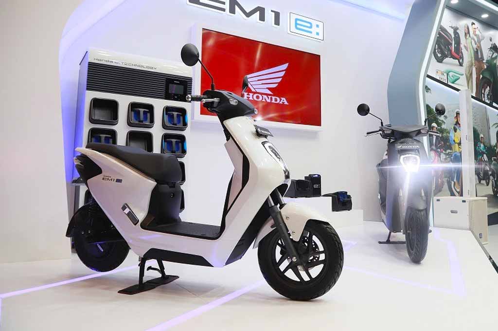 Honda EM1 e: sedot perhatian pengunjung GIIAS 2023. AG-Alun