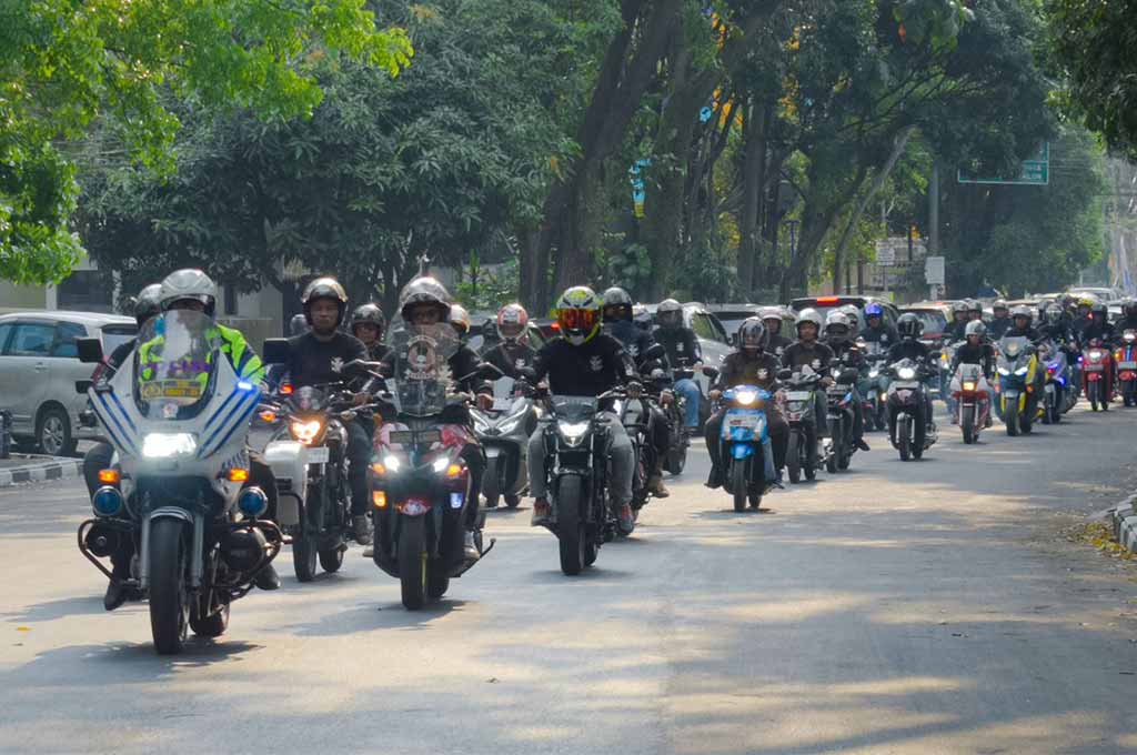 Ribuan Bikers Geruduk FDR Day Bandung, Gelorakan Semangat Jabar Juara!