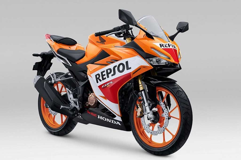 Menjelang digelarnya MotoGP di Mandalika, tim Repsol Honda merilis kelir khusus Repsol Honda di CBR150R. AHM