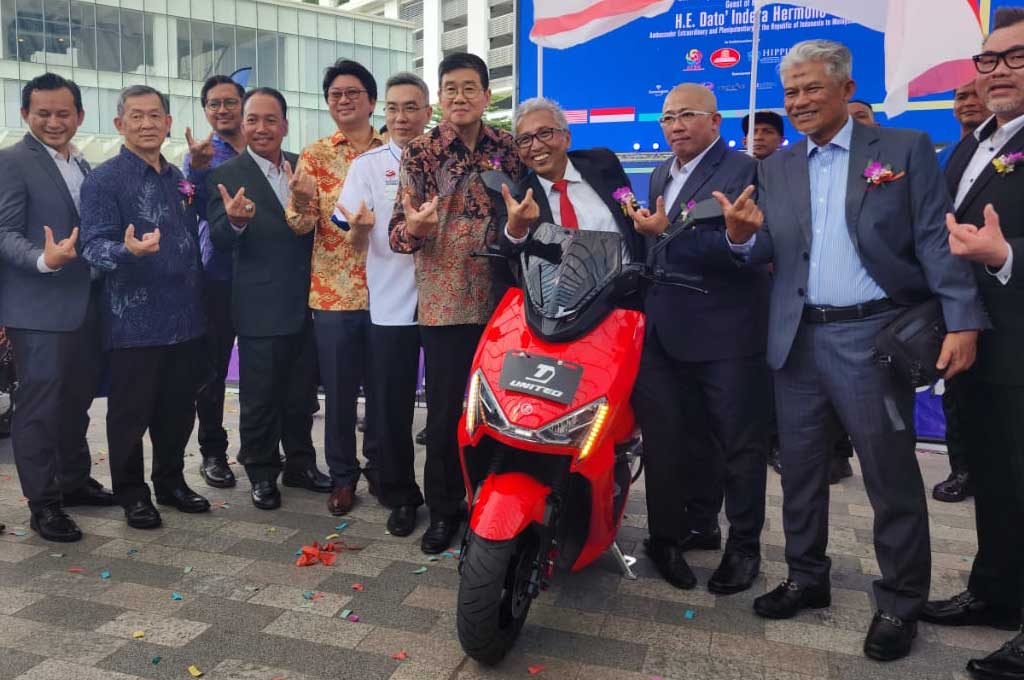 Motor listrik United, bikin gebrakan di pasar kendaraan listrik roda dua di Malaysia, mulai resmi dijual akhir pekan lalu. UeMT