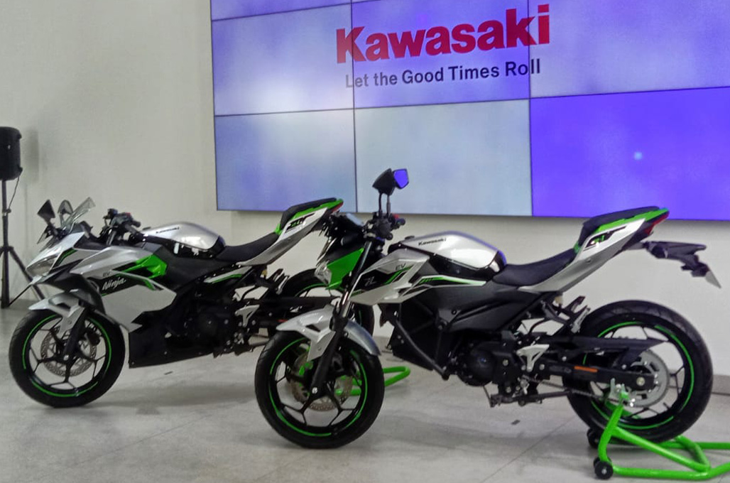 Kawasaki Ninja e-1 dan Z e-1 sebagai motor Jepang bergenre sport pertama yang menggunakan tenaga listrik - AG/Alun