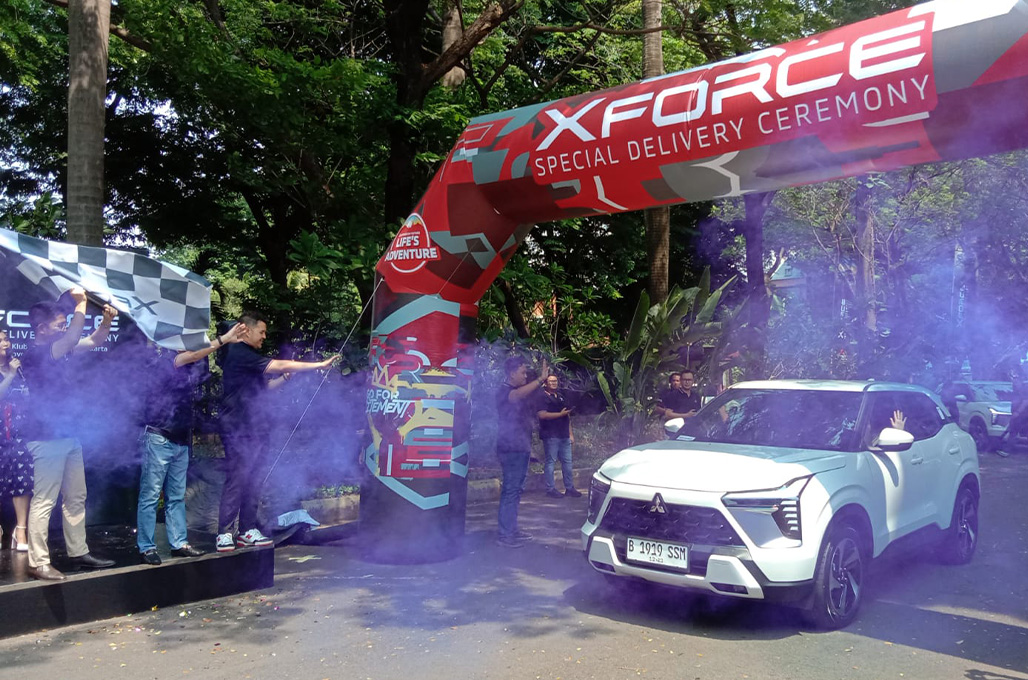 Serah terima 45 kunci Mitsubishi XForce kepada 45 pelanggan dealer DIPO - AG/Alun