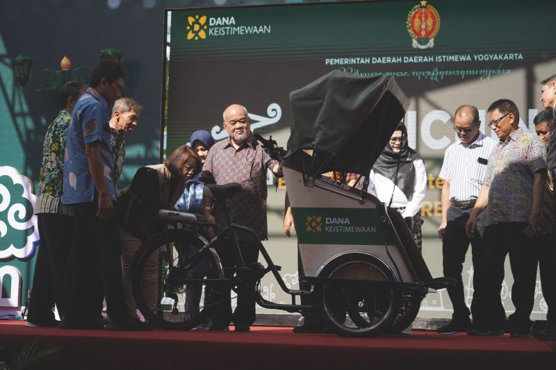 Didukung teknologi pedal assist, Becak di Yogyakarta sekarang tampil kekinian - Medcom.id