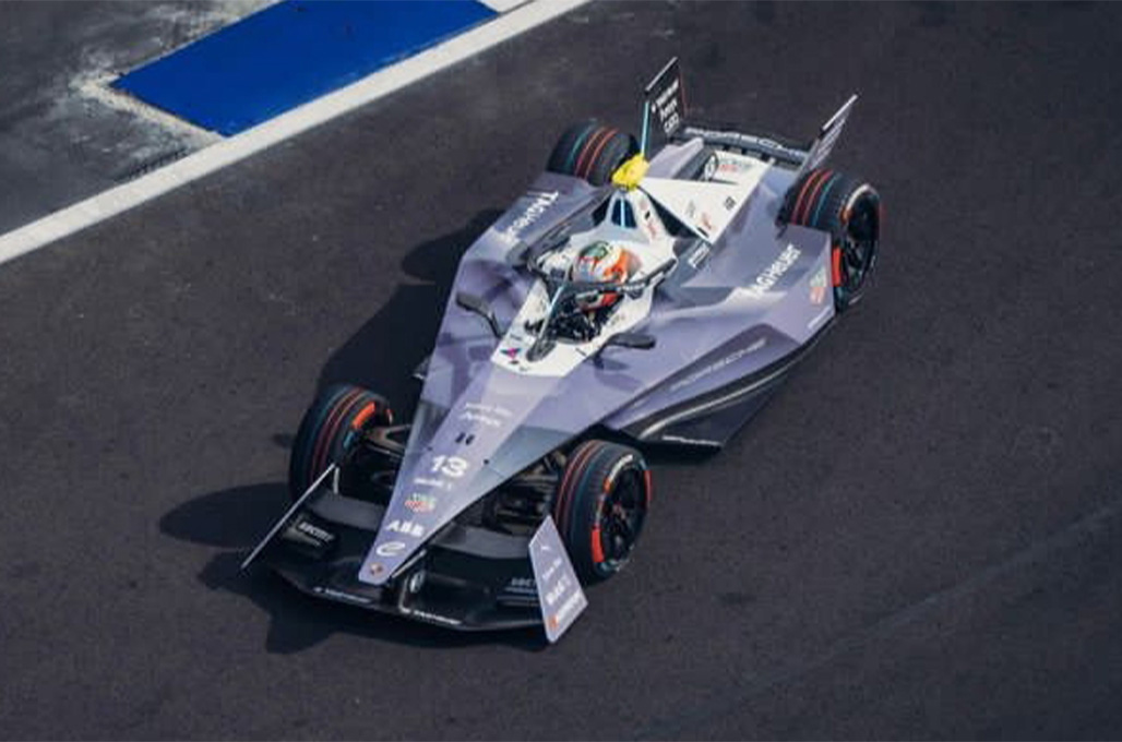 Porsche turunkan empat mobil 99X electric beraksi di ajang balap ABB FIA Formula E Musim ke-10 - IG Porsche
