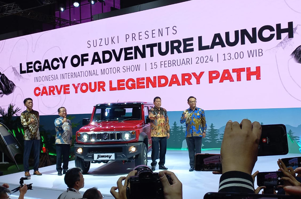 Pada pembukaan IIMS 2024 Suzuki langsung merilis Jimny 5 Pintu, SUV maskulin yang cocok buat offroad dan onroad 