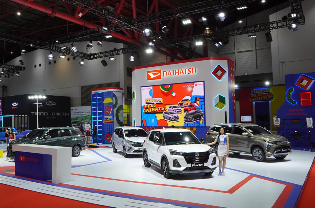 Daihatsu pajang 5 unit model kendaraan sepanjang gelaran IIMS 2024 - ADM