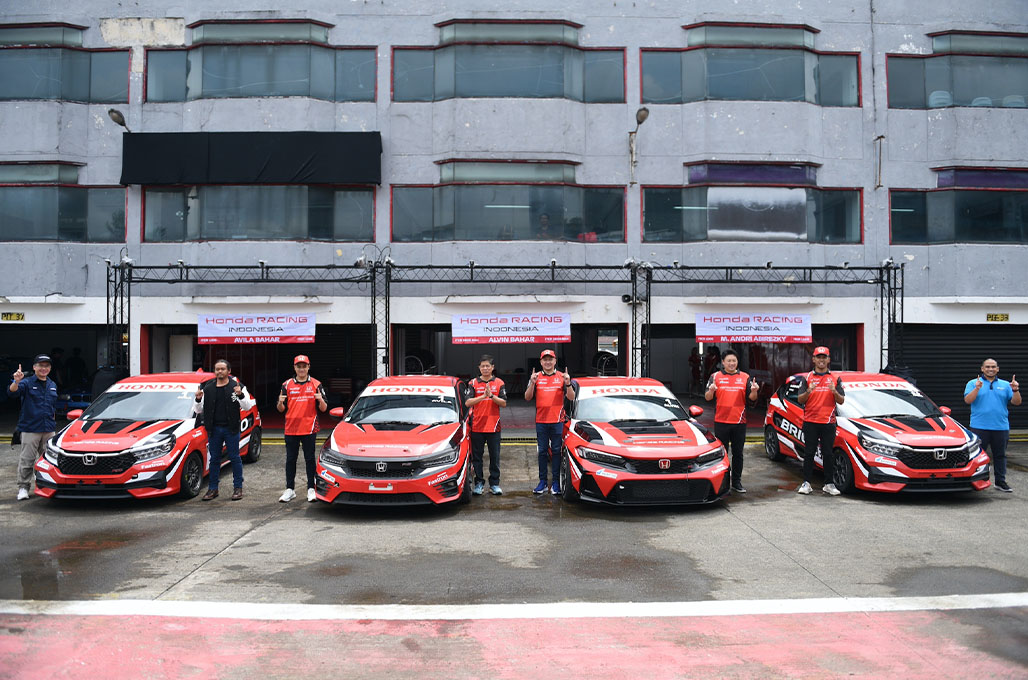Tahun 2024 ini Honda Racing Indonesia (HRI) punya pembalap dan mobil balap baru - HPM 