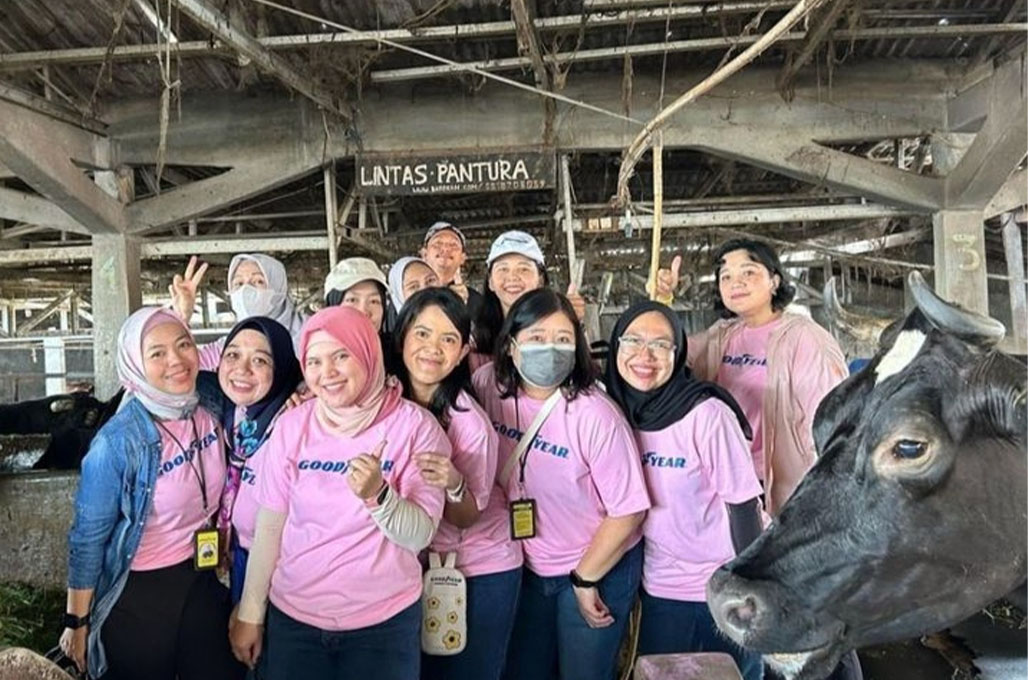 Tak hanya otomotif, kaum perempuan Goodyear Indonesia juga peduli susu