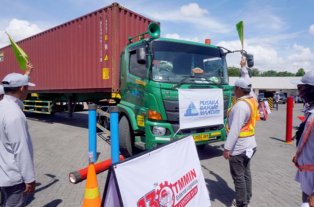 TMMIN menggelar Logistic Skill Contest untuk mendongkrak kualitas SDM rekanan rantai pasok - TMMIN