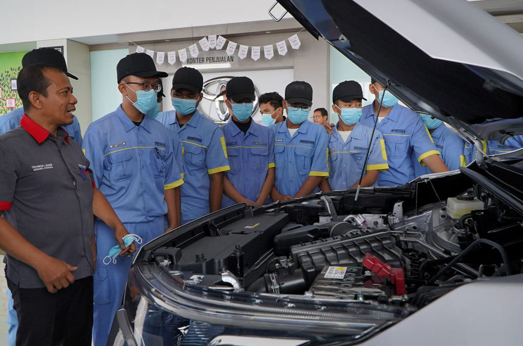 Auto2000 undang tiga SMKN terkait link and match dunia pendidikan dan industri otomotif - AG