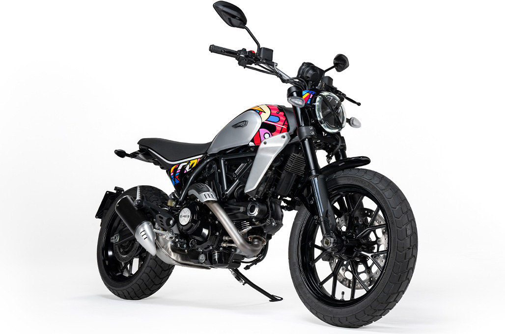 Ducati Scrambler dengan sentuhan cover kit kustom Van Orton Design - Ducati