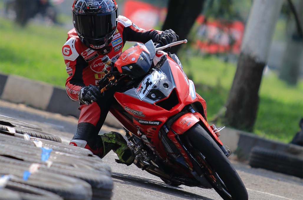 Dua Pembalap Tim Honda Daya Jayadi Beraksi di Kejurnas MotoPrix 2024 Tasikmalaya - DAM