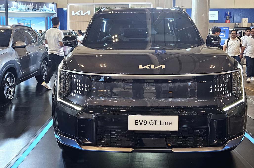 Usai Tampil di GIIAS 2024, Kini Kia EV9 GT-Line Mulai Dibawa Roadshow