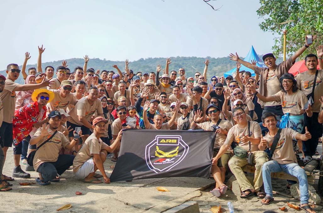 Sejenak Jadi Anak Pantai, Bikers ARB Rayakan Anniversary ke-5 di Pangandaran