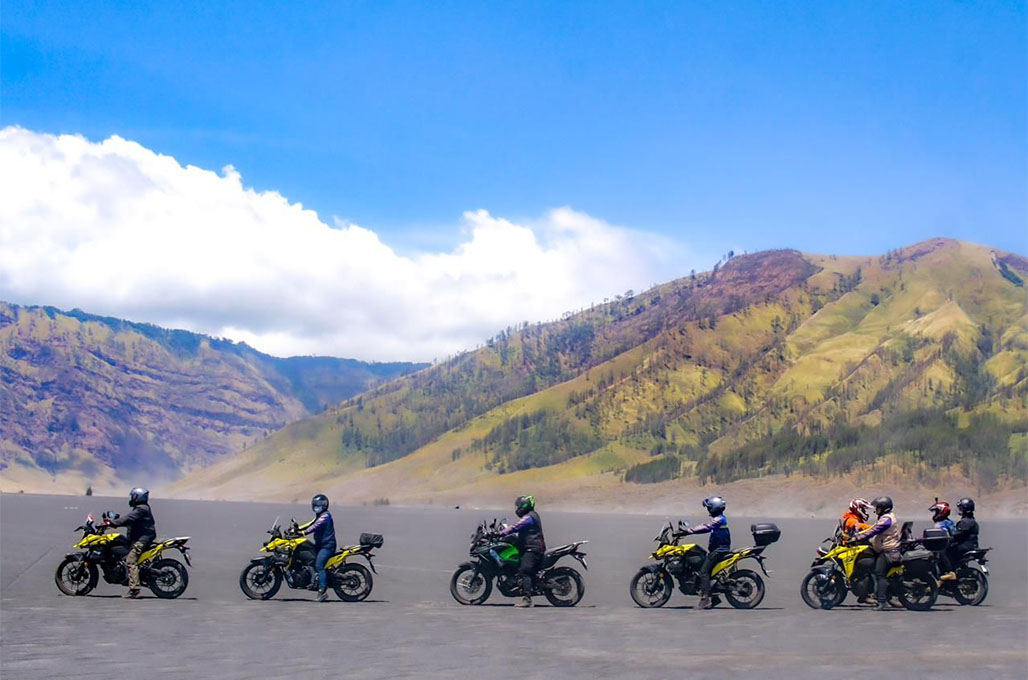 V-Strom Indonesia Owners Fun Riding Melahap Lautan Pasir Bromo