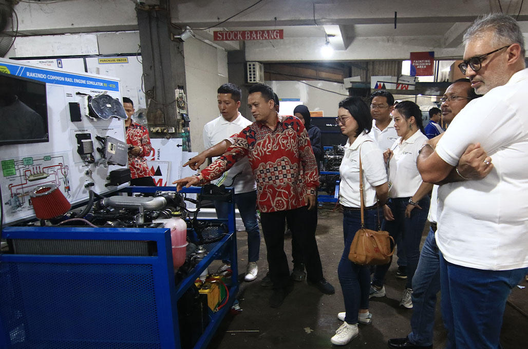 Daimler Truck Cares Dukung Peningkatan TKDN Lewat Kualitas Lulusan SMK