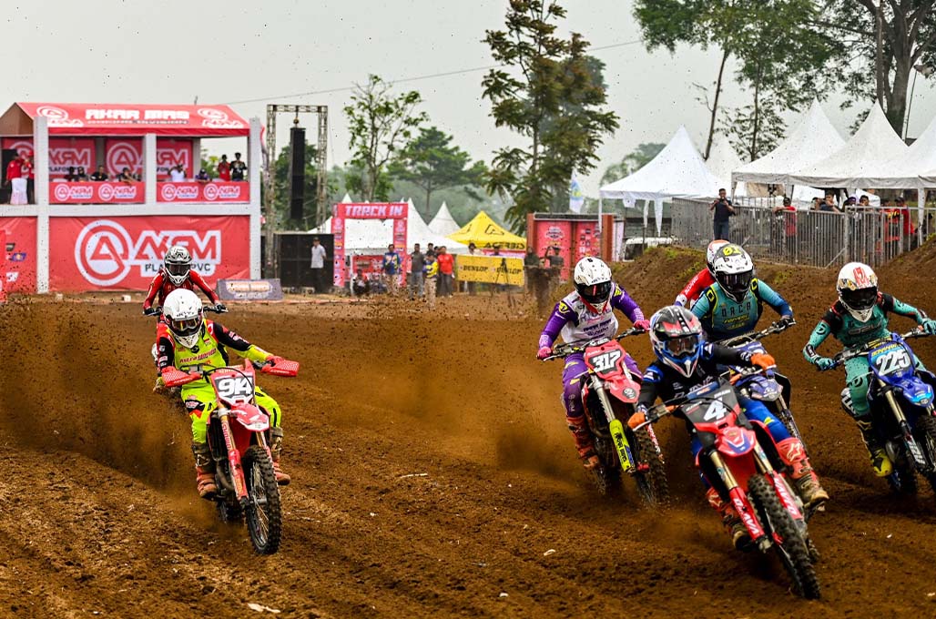 Sisa Cedera, Crosser Binaan AHM Tetap Bertaji di Kejurnas Motocross Grasstrack Wonosobo